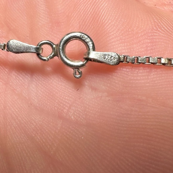 Vintage butterscotch amber pendant and chain necklace - Picture 5 of 7